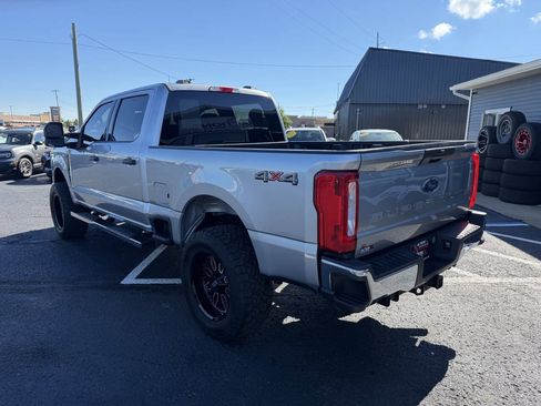 Used 2023 Ford F250 XLT AWD/4WD image 3