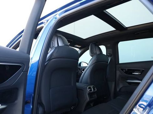 Used 2025 Mercedes-Benz GLC 43 AMG 4MATIC image 21