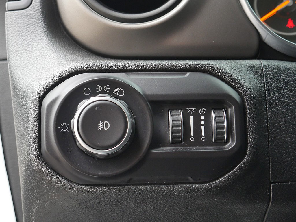 Used 2018 Jeep Wrangler Unlimited Sport AWD/4WD image 24