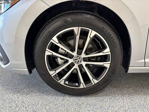 Used 2025 Volkswagen Jetta Sport FWD image 41