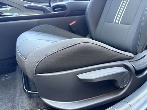 New 2025 Hyundai Elantra Sport image 23