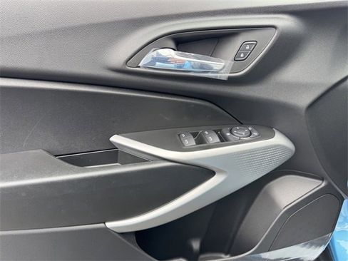 New 2026 Chevrolet Trax RS image 12