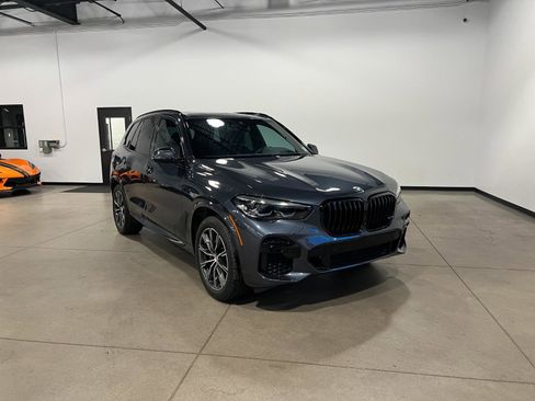 Used 2022 BMW X5 xDrive40i w/ M Sport Package image 1