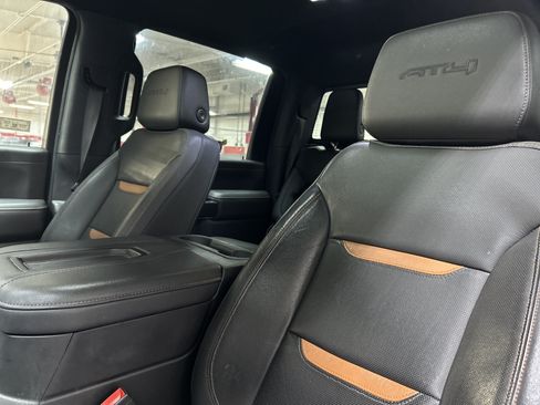 Used 2022 GMC Sierra 2500 AT4 w/ AT4 Premium Plus Package AWD/4WD image 11