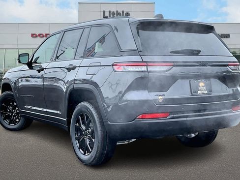 New 2025 Jeep Grand Cherokee Altitude image 4