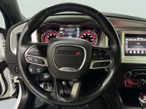 Used 2020 Dodge Charger SXT w/ Leather Interior Group RWD image 17