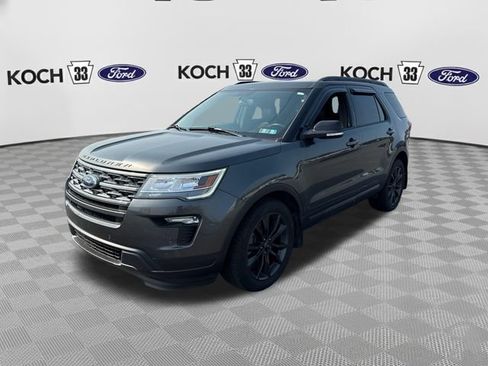 Used 2019 Ford Explorer XLT w/ Equipment Group 202A AWD/4WD image 3