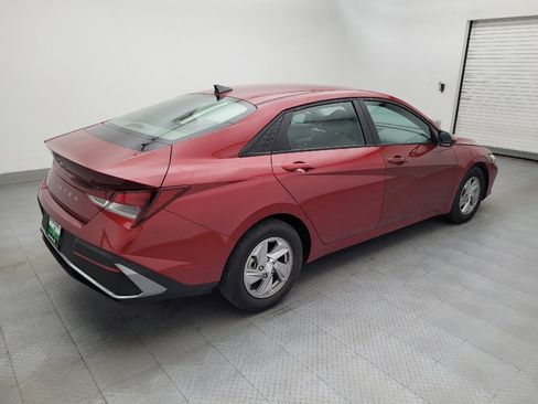 Used 2025 Hyundai Elantra SE w/ Cargo Package FWD image 10