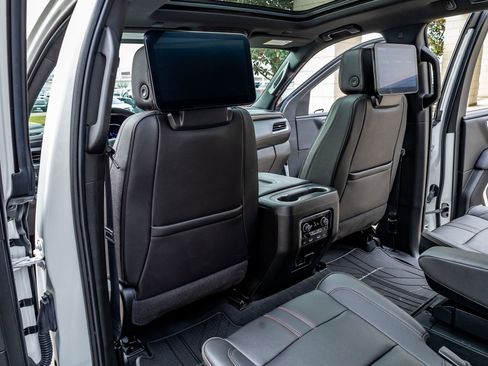 Used 2022 Chevrolet Tahoe RST w/ Sport Performance Package image 35