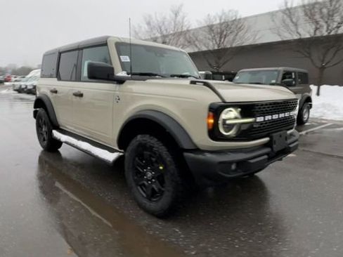 New 2025 Ford Bronco Outer Banks w/ Black Appearance Package image 8
