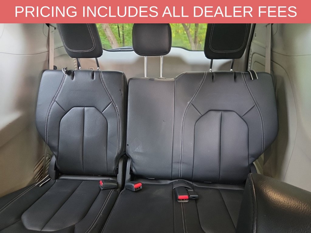 Used 2022 Chrysler Pacifica Touring-L FWD image 7