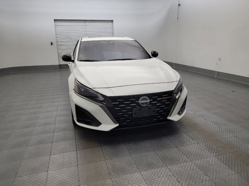 Used 2024 Nissan Altima 2.5 SR w/ SR Premium Package FWD image 14