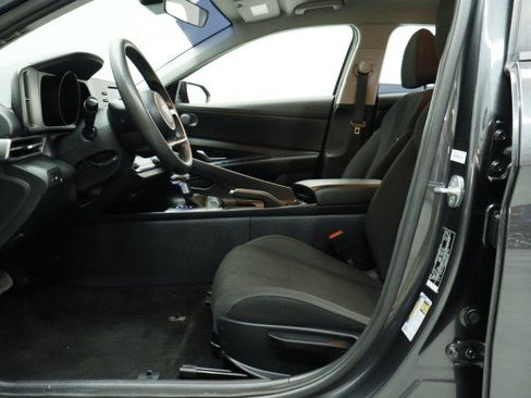 Used 2023 Hyundai Elantra SEL FWD image 7