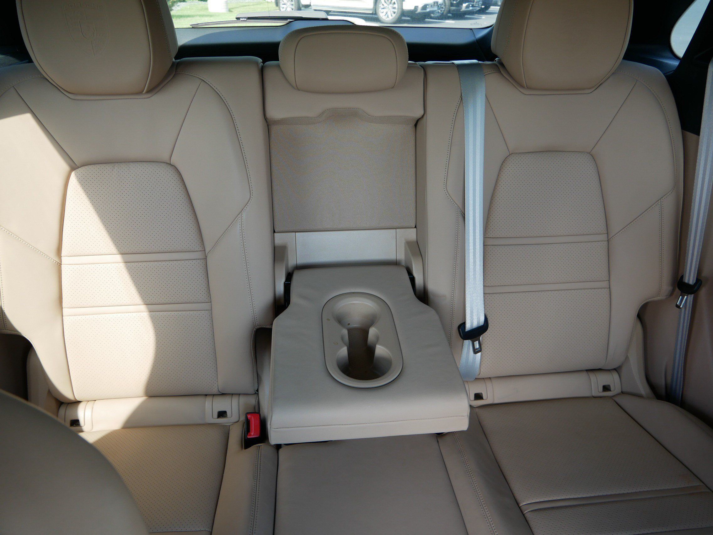 Used 2023 Porsche Cayenne S Platinum AWD/4WD image 13