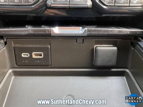 Used 2024 GMC Yukon XL Denali AWD/4WD image 38