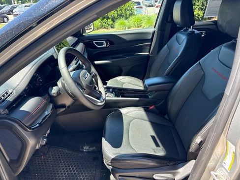Used 2023 Jeep Compass Trailhawk AWD/4WD image 22