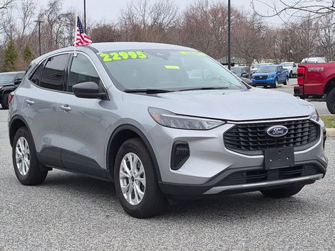 Used 2023 Ford Escape Active AWD/4WD image 2