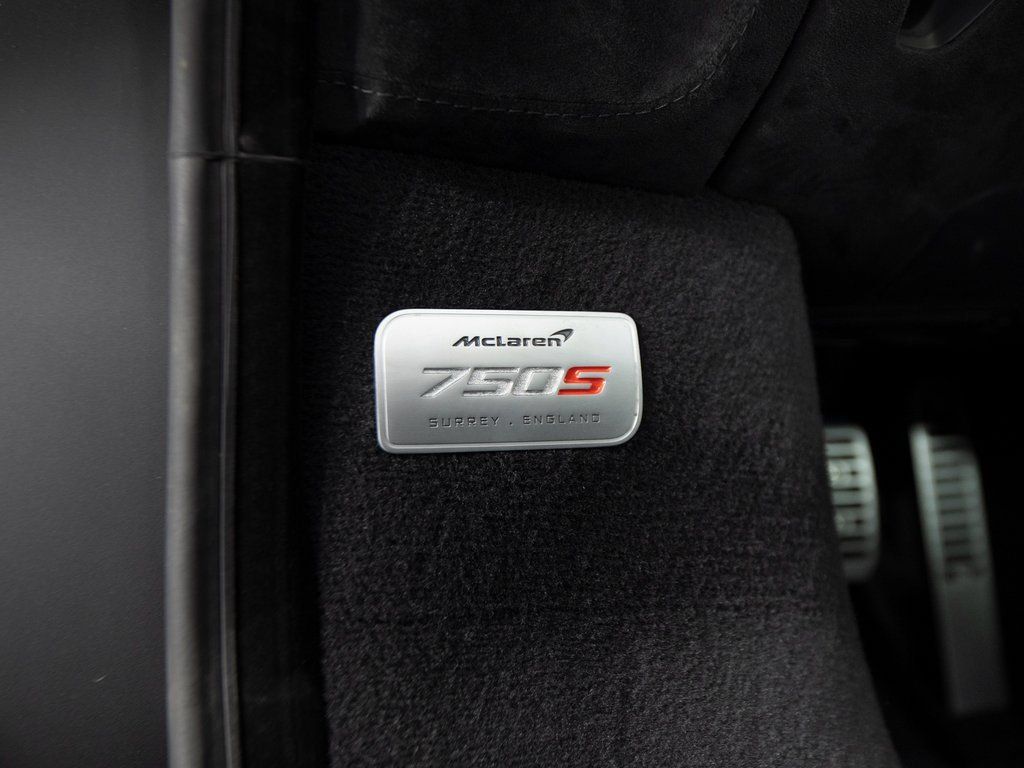 Used 2025 McLaren 750S RWD image 29