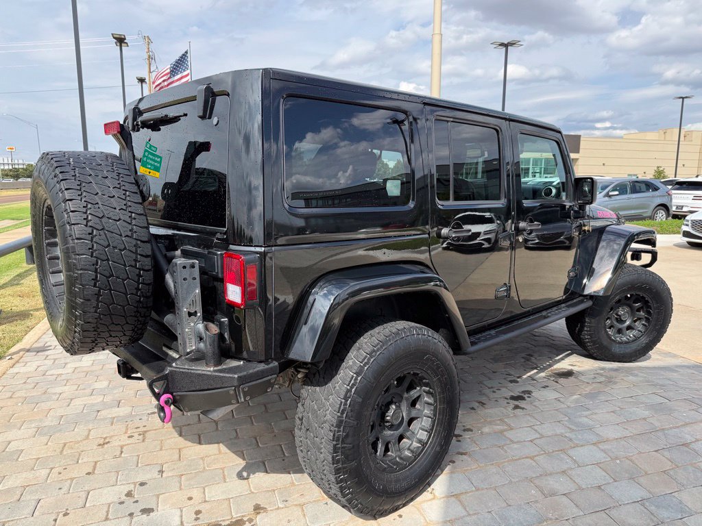 Used 2015 Jeep Wrangler Unlimited Rubicon w/ Connectivity Group AWD/4WD image 5