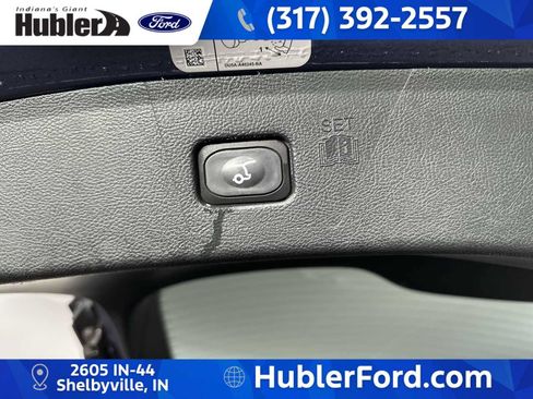Used 2018 Ford Edge Titanium w/ Equipment Group 301A AWD/4WD image 29