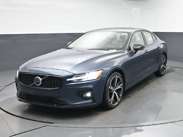 Used 2024 Volvo S60 B5 Ultimate w/ Climate Package AWD/4WD image 3