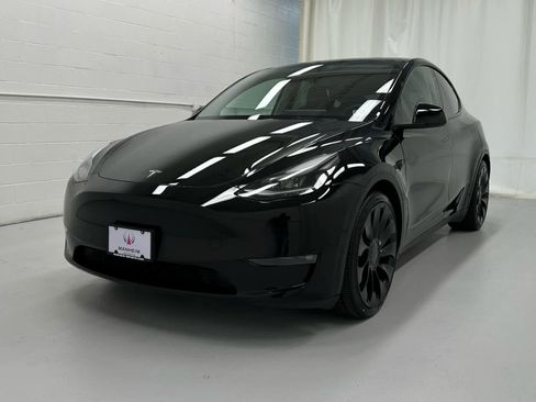 Used 2022 Tesla Model Y Performance image 4