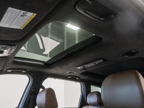 Used 2022 Kia Telluride SX w/ SX Prestige Package AWD/4WD image 9