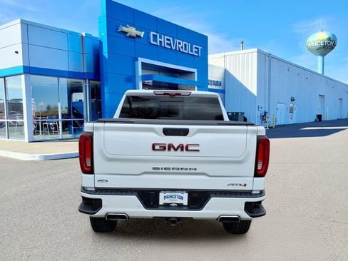 Used 2020 GMC Sierra 1500 AT4 w/ Off-Road Performance Package image 4