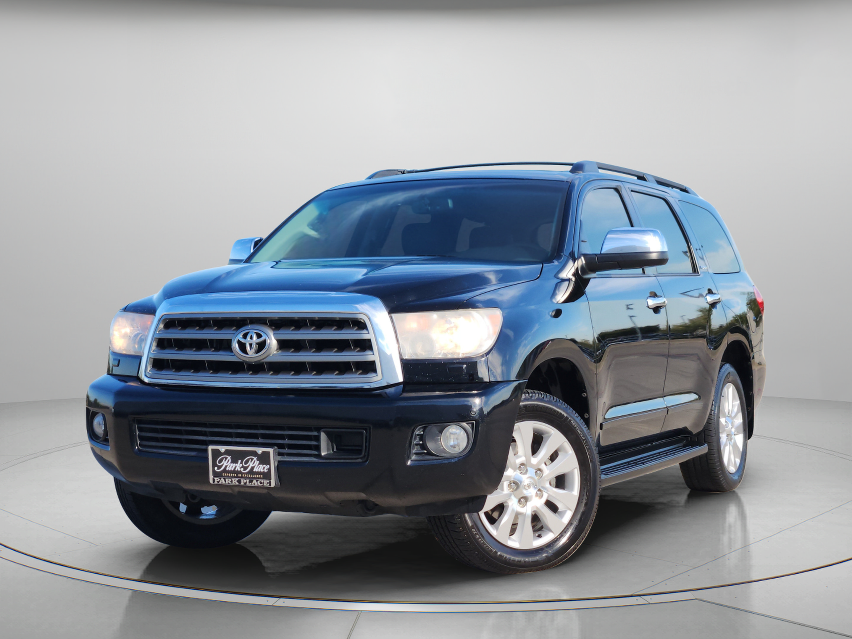 Used 2014 Toyota Sequoia Platinum RWD image 1
