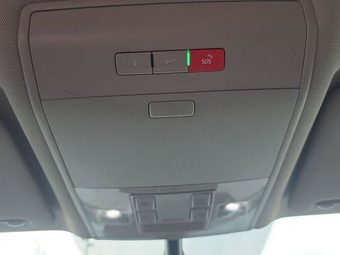 Used 2021 Volkswagen Atlas SE image 14