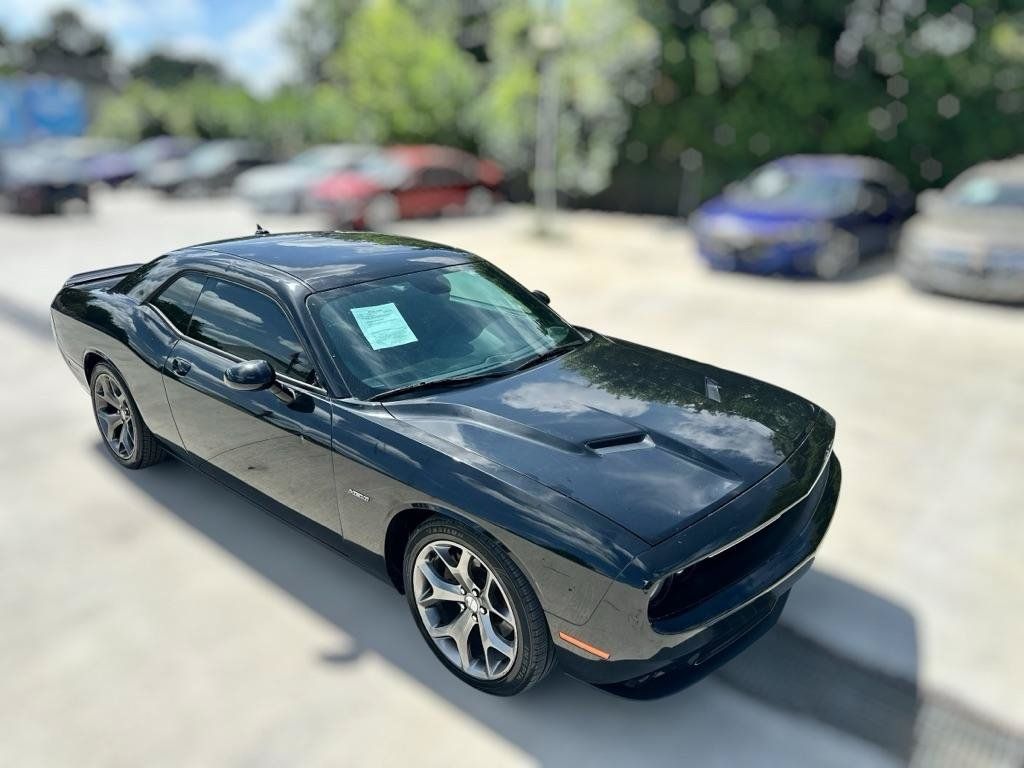 Used 2015 Dodge Challenger R/T Plus RWD image 29
