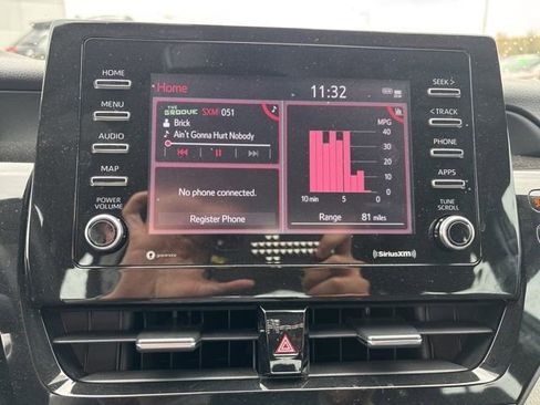 Used 2022 Toyota Camry LE image 10