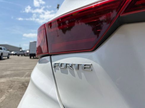 Used 2024 Kia Forte LXS FWD image 9