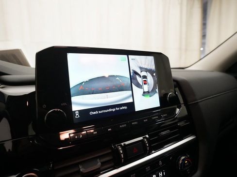 Certified 2024 Nissan Pathfinder SL image 20