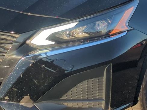 Used 2024 Nissan Altima 2.5 SV FWD image 9