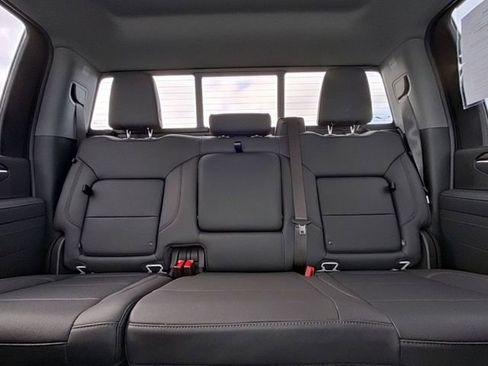 Used 2025 GMC Sierra 2500 SLT image 27