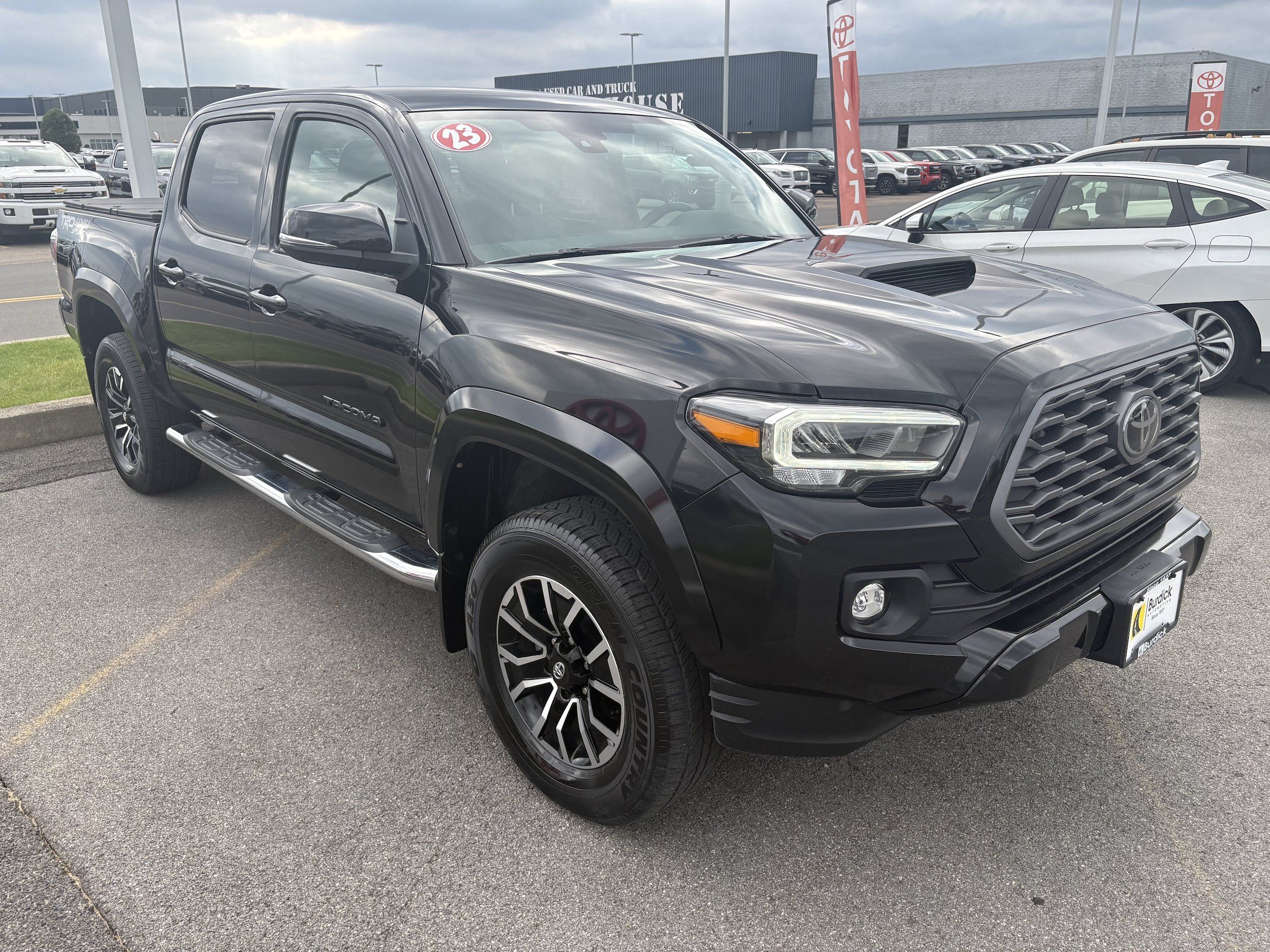 Certified 2023 Toyota Tacoma TRD Sport AWD/4WD image 2