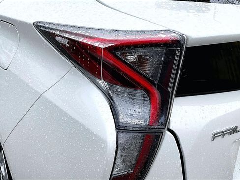 Used 2018 Toyota Prius Two w/ Prius Two Safety Plus Package FWD image 28