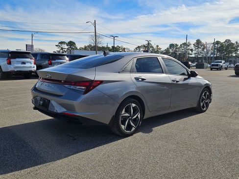 Used 2023 Hyundai Elantra SEL w/ Convenience Package image 38