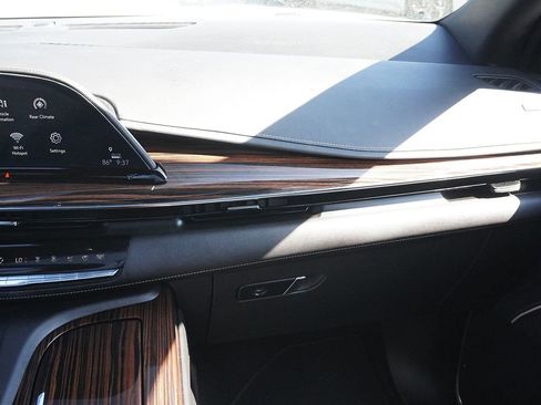 Used 2023 Cadillac Escalade Premium Luxury AWD/4WD image 46