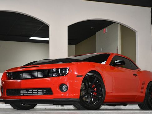Used 2013 Chevrolet Camaro SS w/ SS Performance Package image 84
