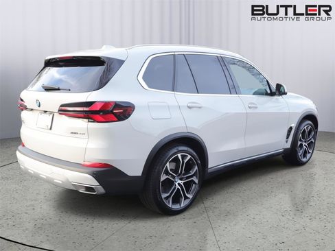 Certified 2024 BMW X5 xDrive40i w/ Premium Package image 7