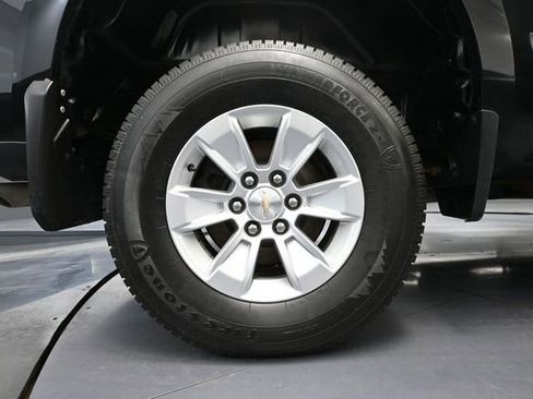 Used 2021 Chevrolet Silverado 1500 LT w/ Convenience Package II AWD/4WD image 16