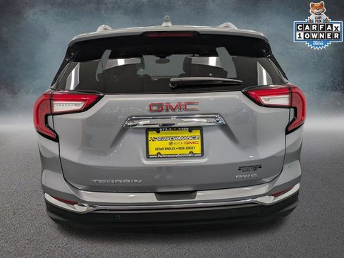 Used 2023 GMC Terrain SLT AWD/4WD image 5