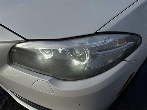 Used 2014 BMW 528i xDrive 528i xDrive image 10
