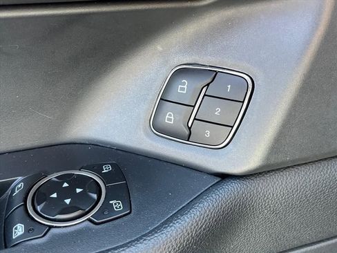 Used 2024 Ford Expedition Max XLT image 25