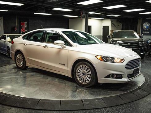 Used 2015 Ford Fusion SE w/ Equipment Group 502A image 5