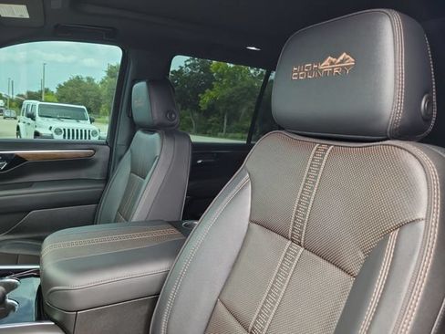 Used 2026 Chevrolet Tahoe High Country w/ Sun And Tow Package AWD/4WD image 16