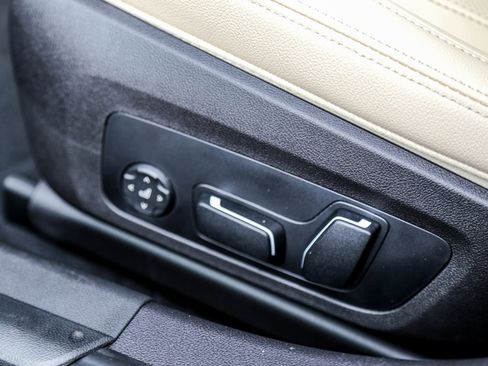 New 2026 BMW 330i xDrive Sedan w/ M Sport Package image 21