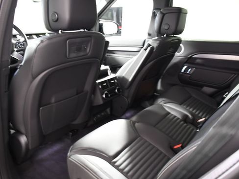 Used 2025 Land Rover Discovery Dynamic SE image 26
